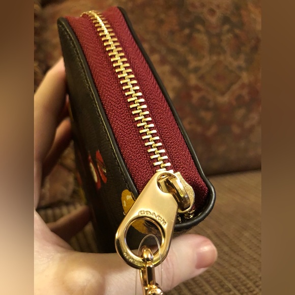 NWT-Coach-Large Zip Around Wallet-Signature Canvas-Ornament Print-Retired-$268 - Picture 6 of 10